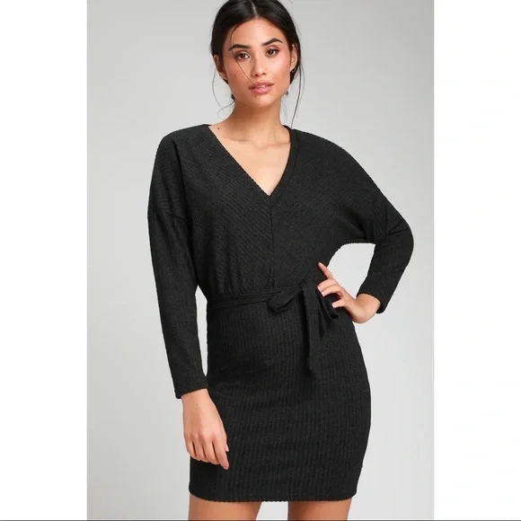 ✨Lulus Zariah Charcoal Grey Ribbed Knit Bodycon Sweater Dress NWOT Medium - Picture 2 of 6